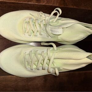 lululemon Lime Chargefeel Mid